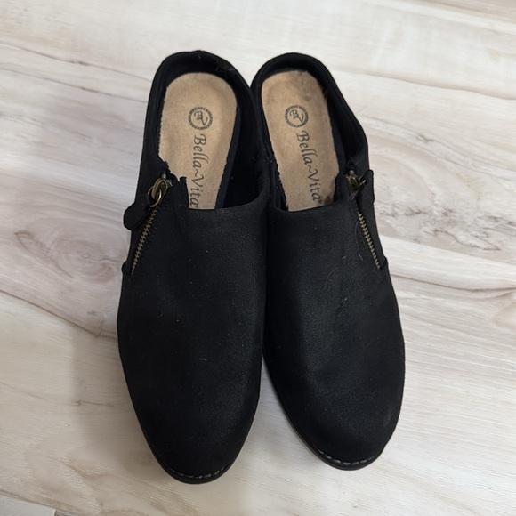 Bella Vita Carlene Chunky Heel Mules - Picture 7 of 8